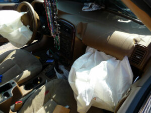 child safety seat with side curtain airbags